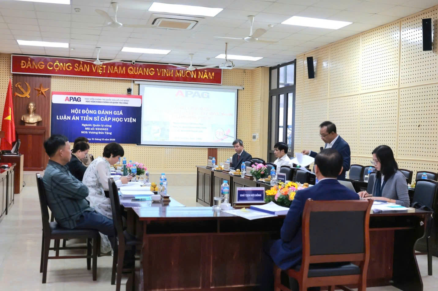 Bảo vệ luận án tiến sĩ cấp Học viện: “Quản lý nhà nước về thu hút đầu tư trực tiếp nước ngoài tại tỉnh Bình Phước”
