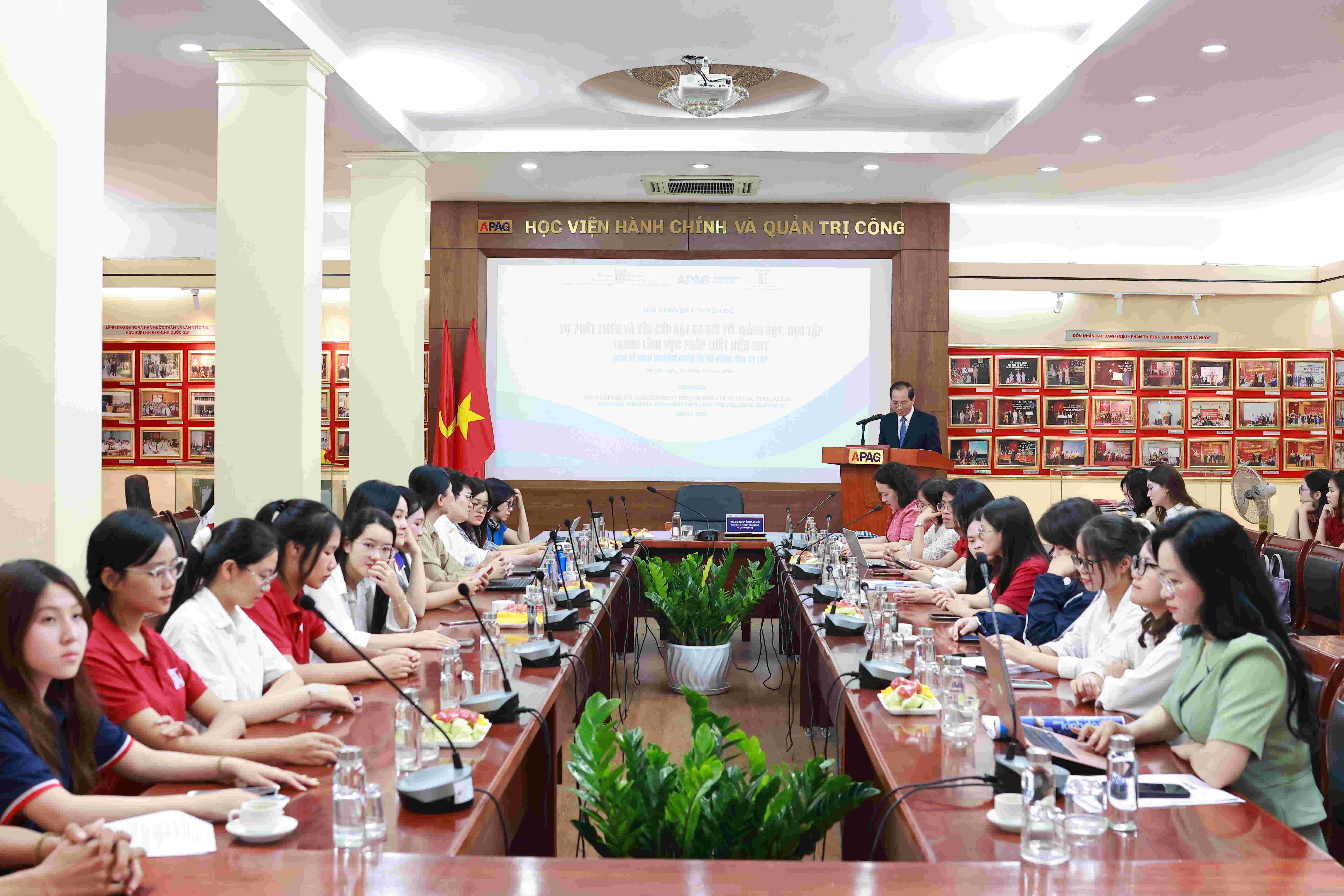 Tăng cường năng lực thích ứng trong đào tạo pháp luật: Hướng đi từ Học viện Hành chính và Quản trị công