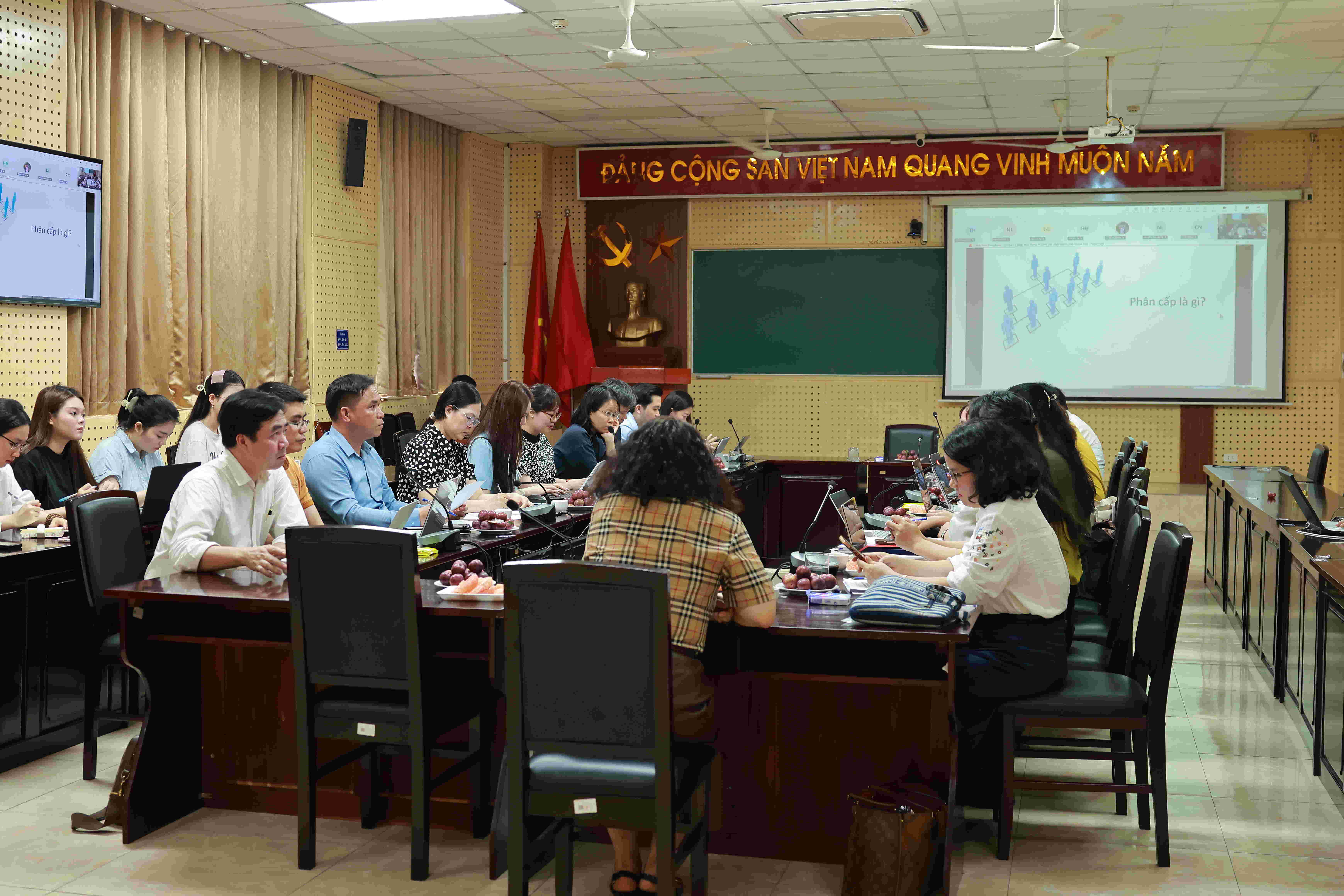 Thúc đẩy đổi mới quản trị công thông qua hoàn thiện cơ chế phân cấp, phân quyền ở Việt Nam