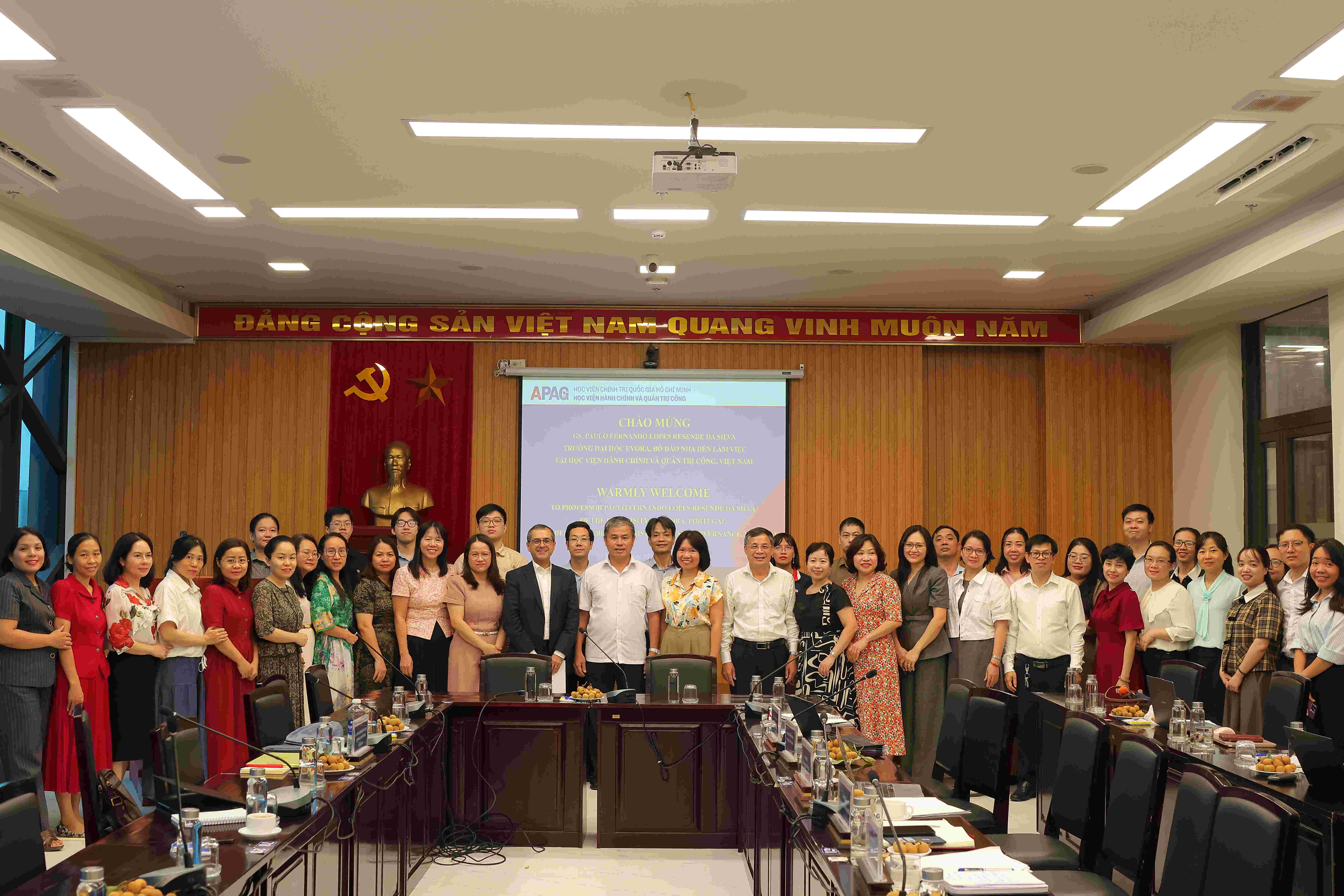 Học viện Hành chính và Quản trị công tăng cường hợp tác quốc tế với Trường Đại học Évora (Bồ Đào Nha)
