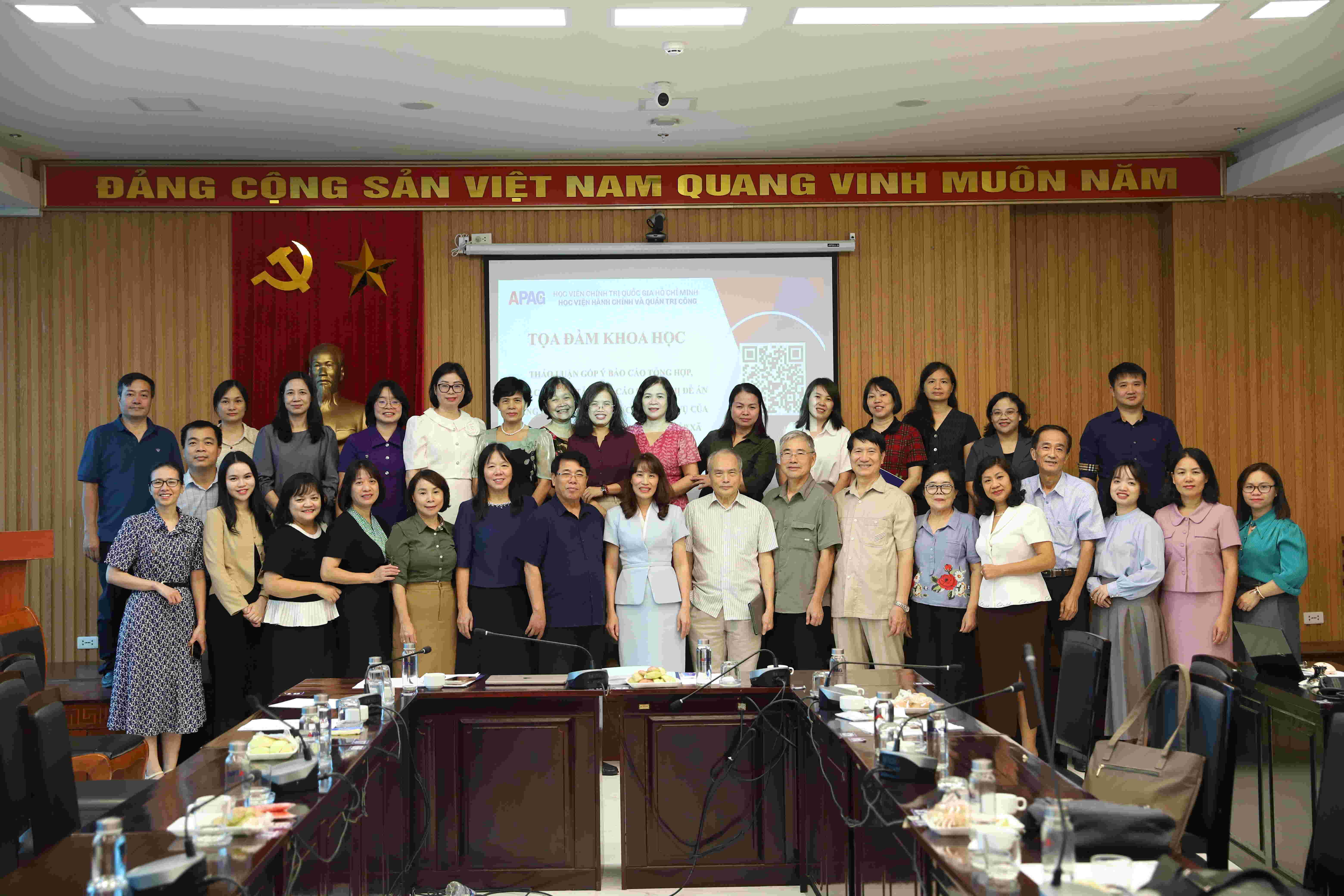 Hoàn thiện giải pháp nâng cao năng lực thực thi công vụ của cán bộ, công chức chính quyền cấp xã
