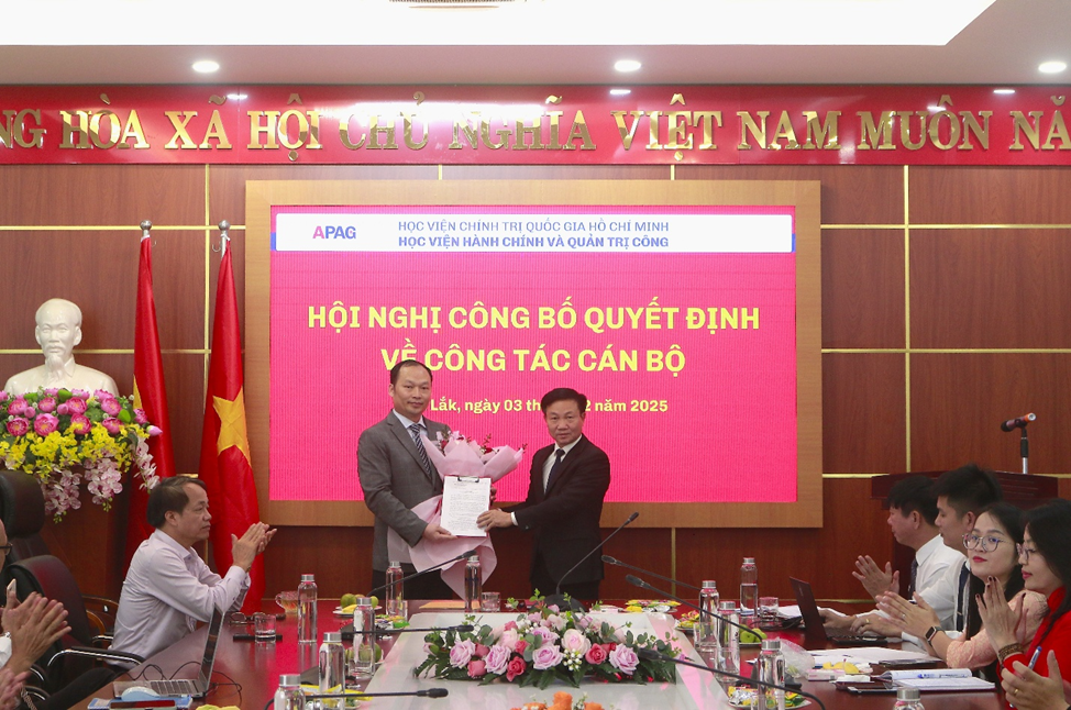 Hội nghị Công bố Quyết định về Công tác cán bộ tại Phân hiệu Học viện Hành chính và Quản trị công tại tỉnh Đắk Lắk