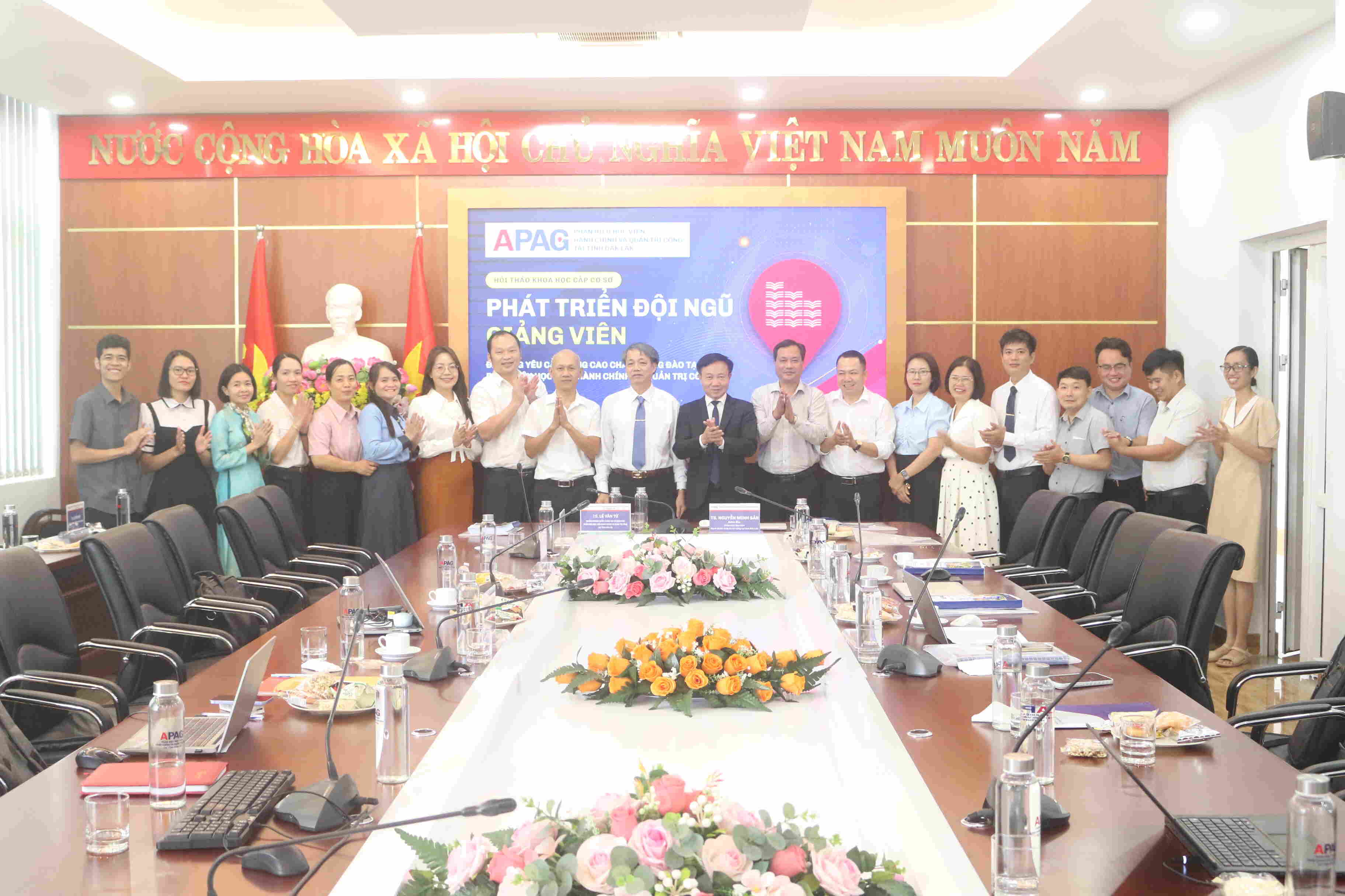 Hội thảo khoa học “Phát triển đội ngũ giảng viên đáp ứng yêu cầu nâng cao chất lượng đào tạo của Phân hiệu Học viện Hành chính và Quản trị công tại tỉnh Đắk Lắk”