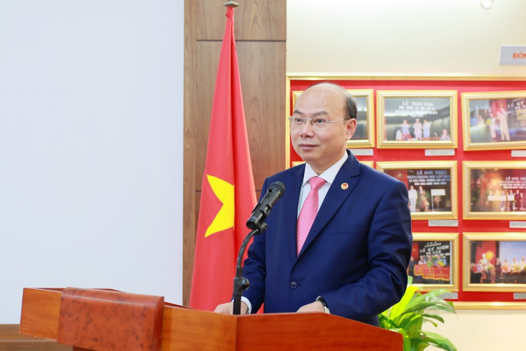 Assoc. Prof. Dr. Hoang Van Nghia, Director General of the Department of International Cooperation, HCMA, delivered concluding remarks.