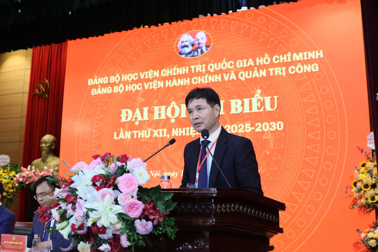 PGS.TS. Hoàng Anh, Ủy viên Ban Thường vụ Đảng ủy, Trưởng Ban Tổ chức Đảng ủy, Vụ trưởng Vụ Tổ chức cán bộ, Học viện Chính trị Quốc gia Hồ Chí Minh công bố danh sách Ban chấp hành Đảng bộ Học viện nhiệm kỳ 2025 - 2030