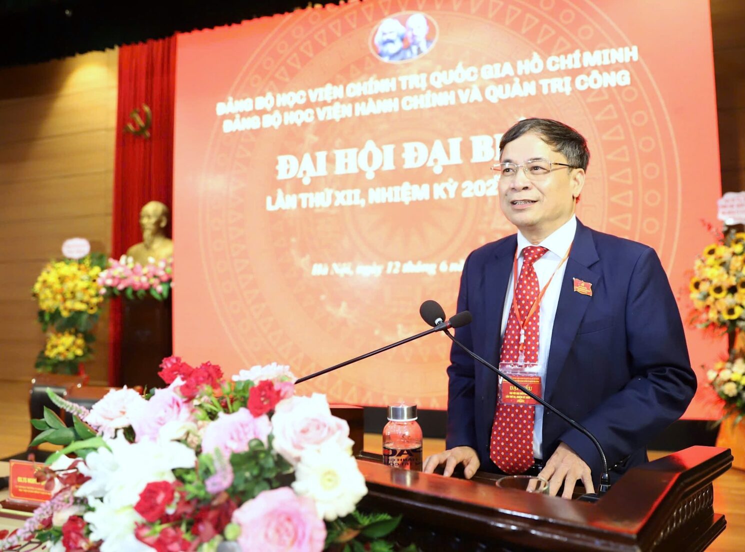 Đồng chí Nguyễn Quang Vinh trình bày tham luận