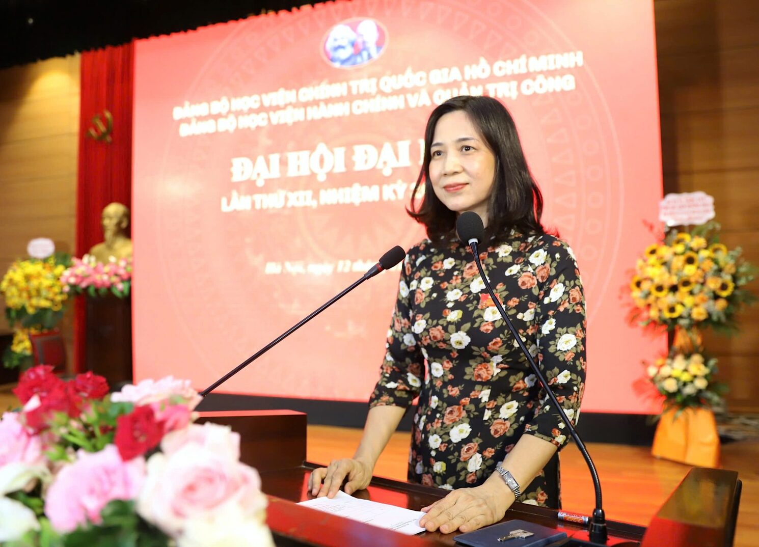 Đồng chí Đỗ Thị Kim Tiên trình bày tham luận
