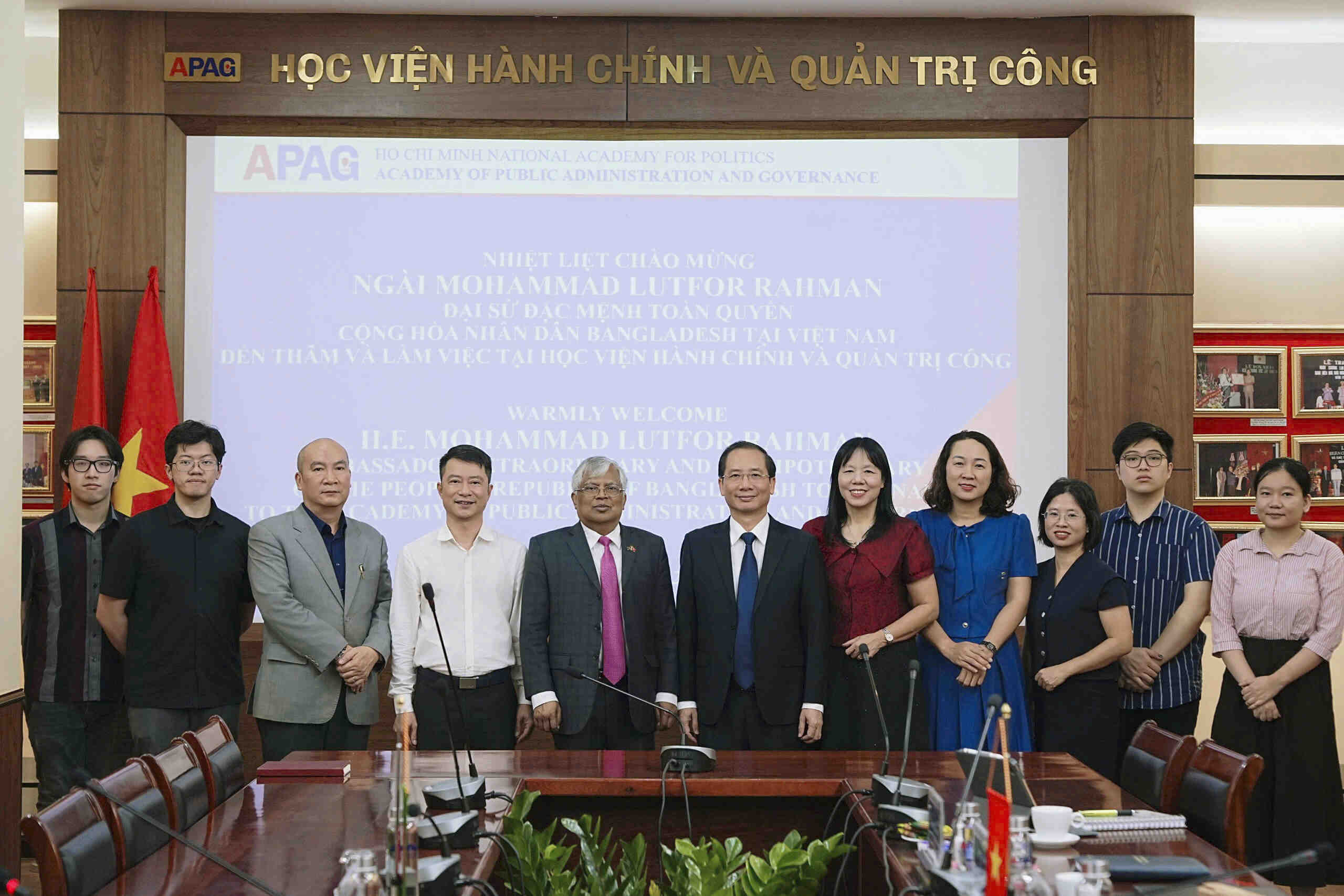 Học viện Hành chính và Quản trị công làm việc với Đại sứ Cộng hòa Nhân dân Băng-la-đét tại Việt Nam, thúc đẩy hợp tác đào tạo, bồi dưỡng cán bộ