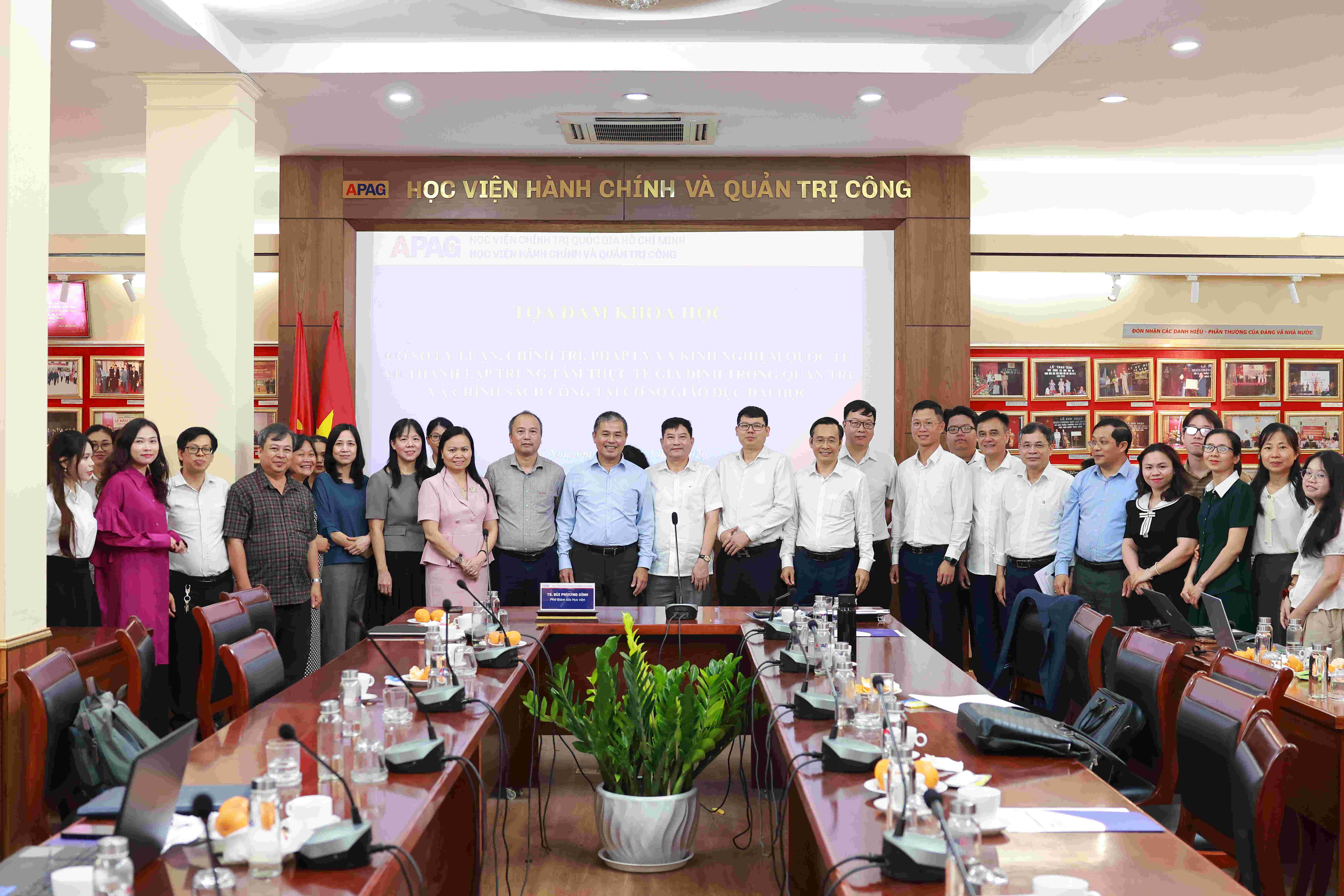 Cơ sở lý luận, chính trị, pháp lý và kinh nghiệm quốc tế về thành lập Trung tâm thực tế giả định trong quản trị và chính sách công tại cơ sở giáo dục đại học