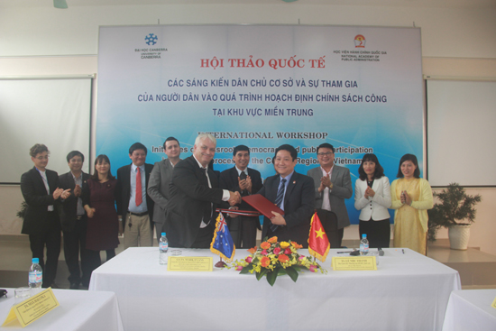 Bản ghi nhớ thỏa thuận hợp tác giữa đại học Canberra Ô-xtrây-lia và Học viện Hành chính Quốc gia