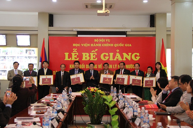Bế giảng Lớp bồi dưỡng kiến thức quản lý nhà nước cho cán bộ nước Cộng hòa Dân chủ Nhân dân Lào
