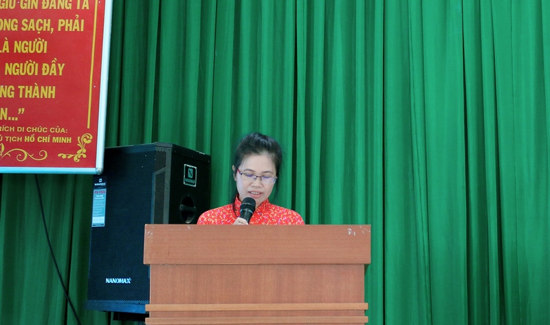 ThS. Nguyễn Thị Nghị - Chuyên viên phòng Quản lý Đào tạo và Bồi dưỡng, Phân viện Học viện Hành chính Quốc gia khu vực Tây Nguyên công bố báo cáo kết quả lớp học