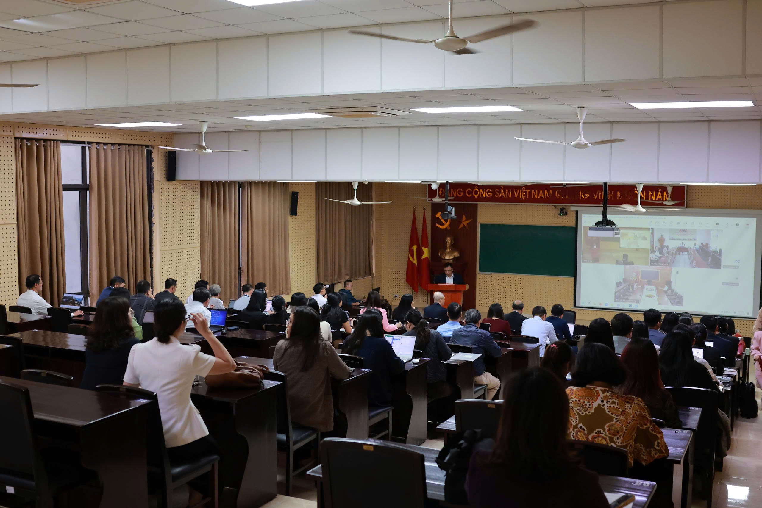 Tập huấn: “Nâng cao năng lực đảm bảo chất lượng cơ sở giáo dục đại học đáp ứng tiêu chuẩn đánh giá chất lượng của Bộ Giáo dục và Đào tạo” - Đợt 2
