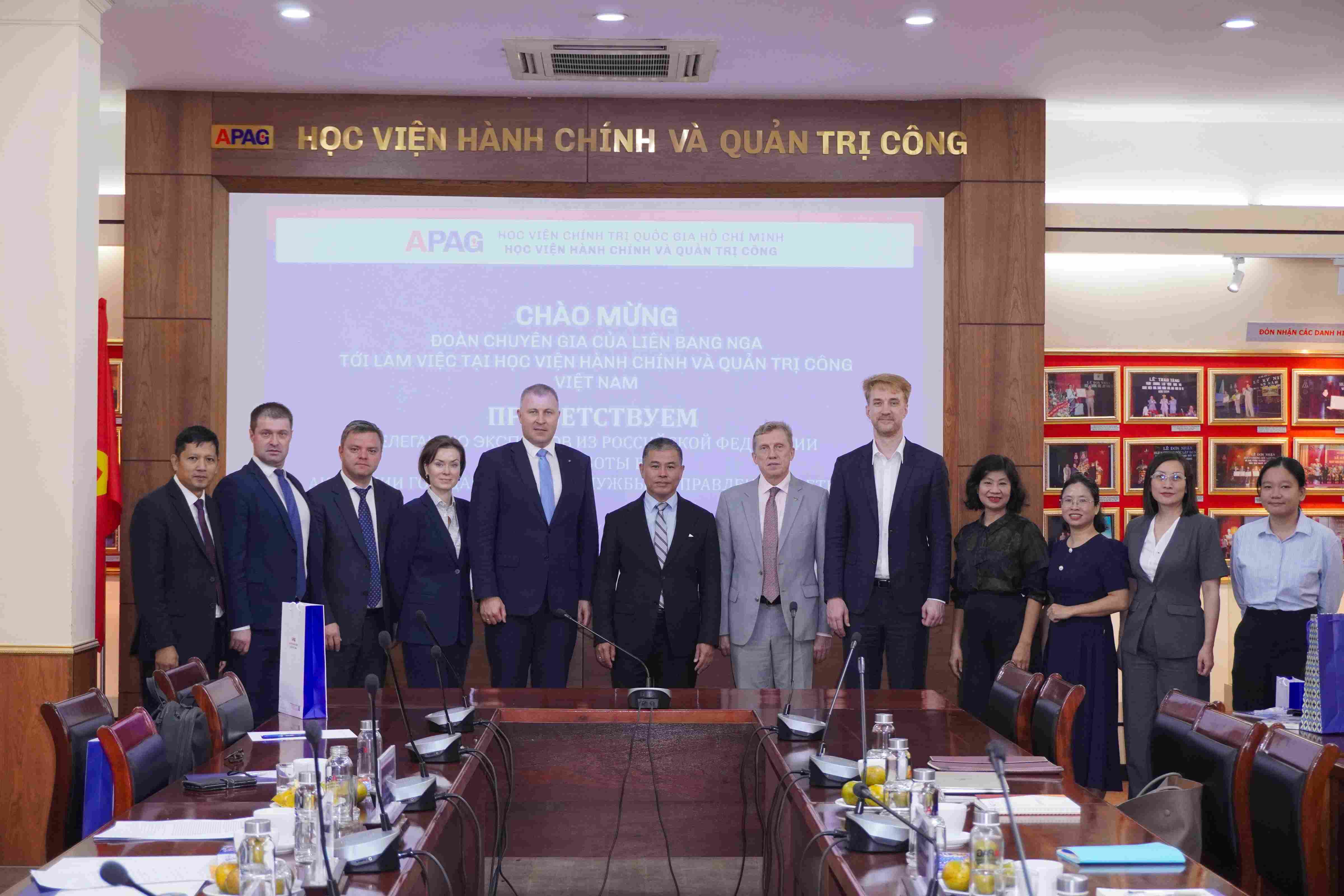 Học viện Hành chính và Quản trị công tiếp và làm việc với đoàn Trường Đại học viễn thông quốc gia Saint Petersburg, LB. Nga