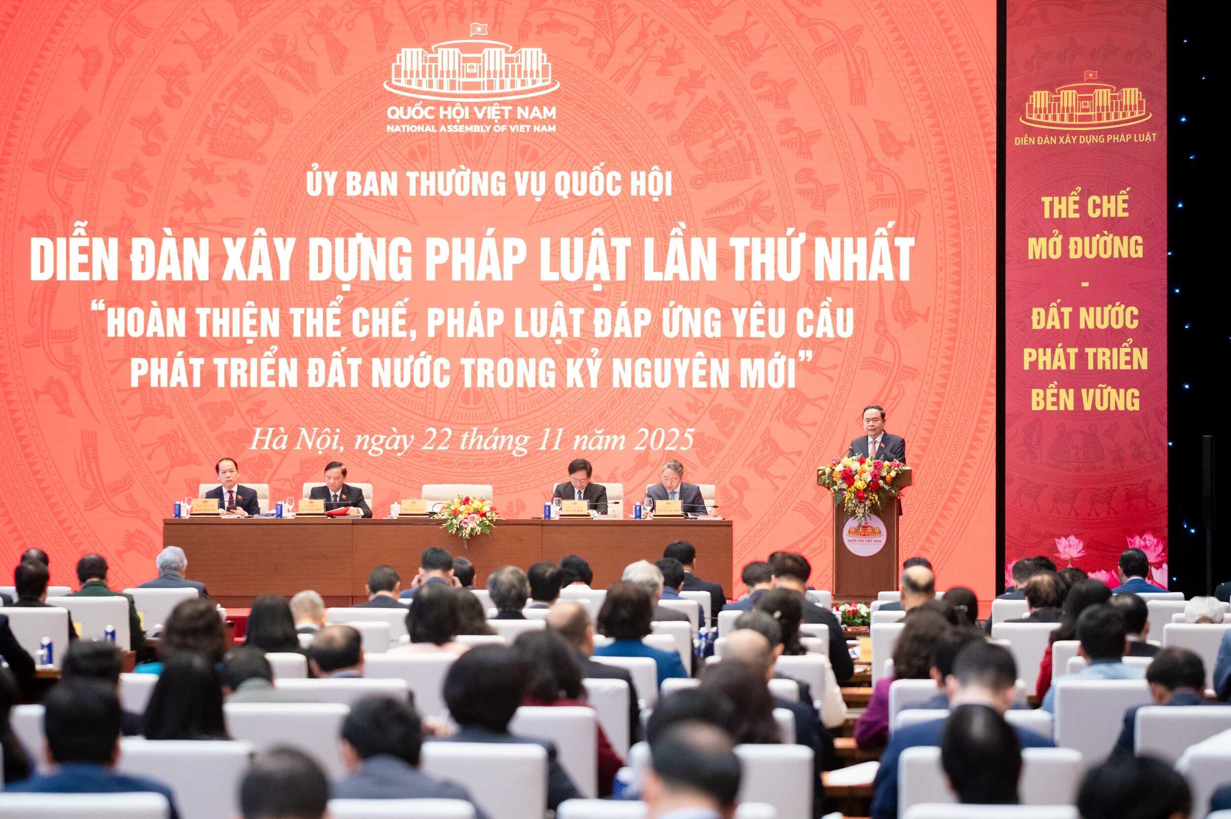 Nhận diện và tháo gỡ các điểm nghẽn trong hoàn thiện thể chế phát triển nhanh và bền vững đất nước