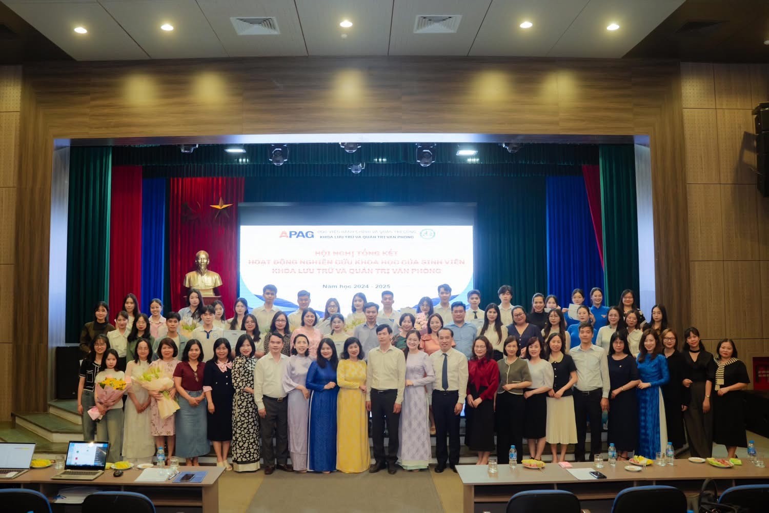 Giới thiệu Khoa Lưu trữ và Quản trị văn phòng