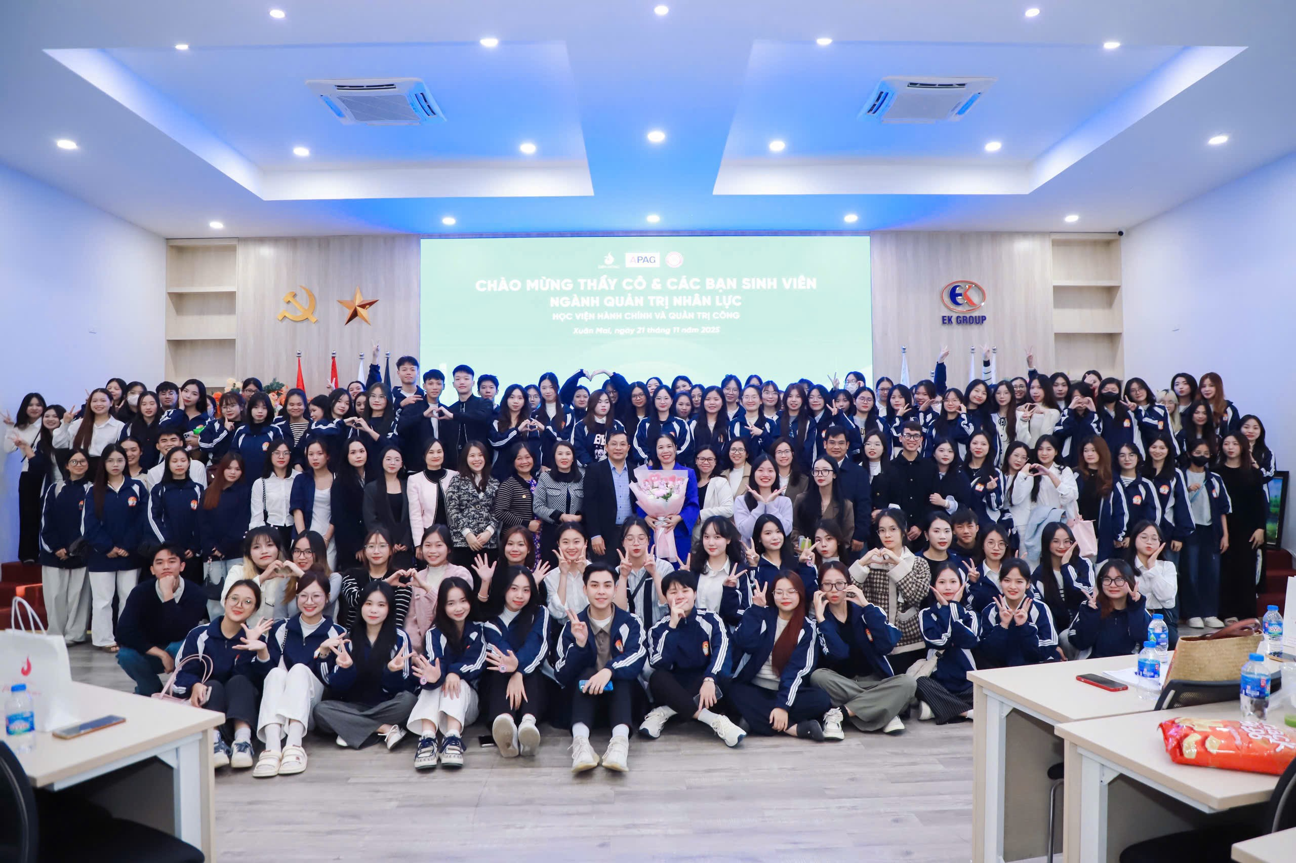 Chương trình trải nghiệm thực tế của sinh viên Khoa Quản trị nhân lực trong học phần Thực tế nghề nghiệp