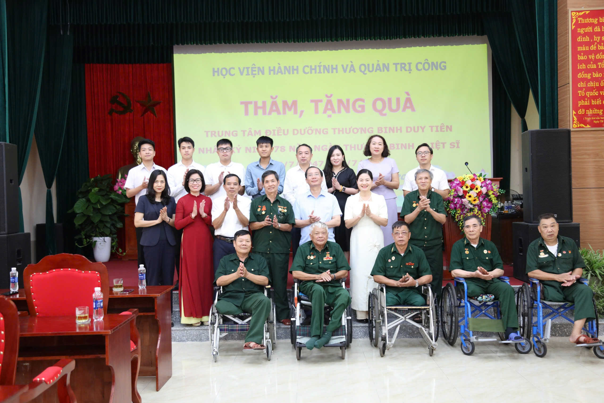 Học viện Hành chính và Quản trị công tri ân các thương, bệnh binh tại Trung tâm Điều dưỡng Thương binh Duy Tiên nhân dịp 27/7