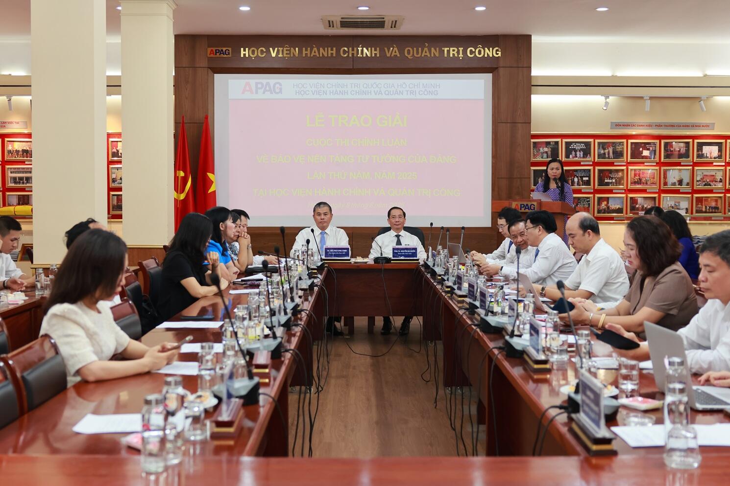 Học viện Hành chính và Quản trị công tổ chức trao giải Cuộc thi chính luận về Bảo vệ nền tảng tư tưởng của Đảng năm 2025