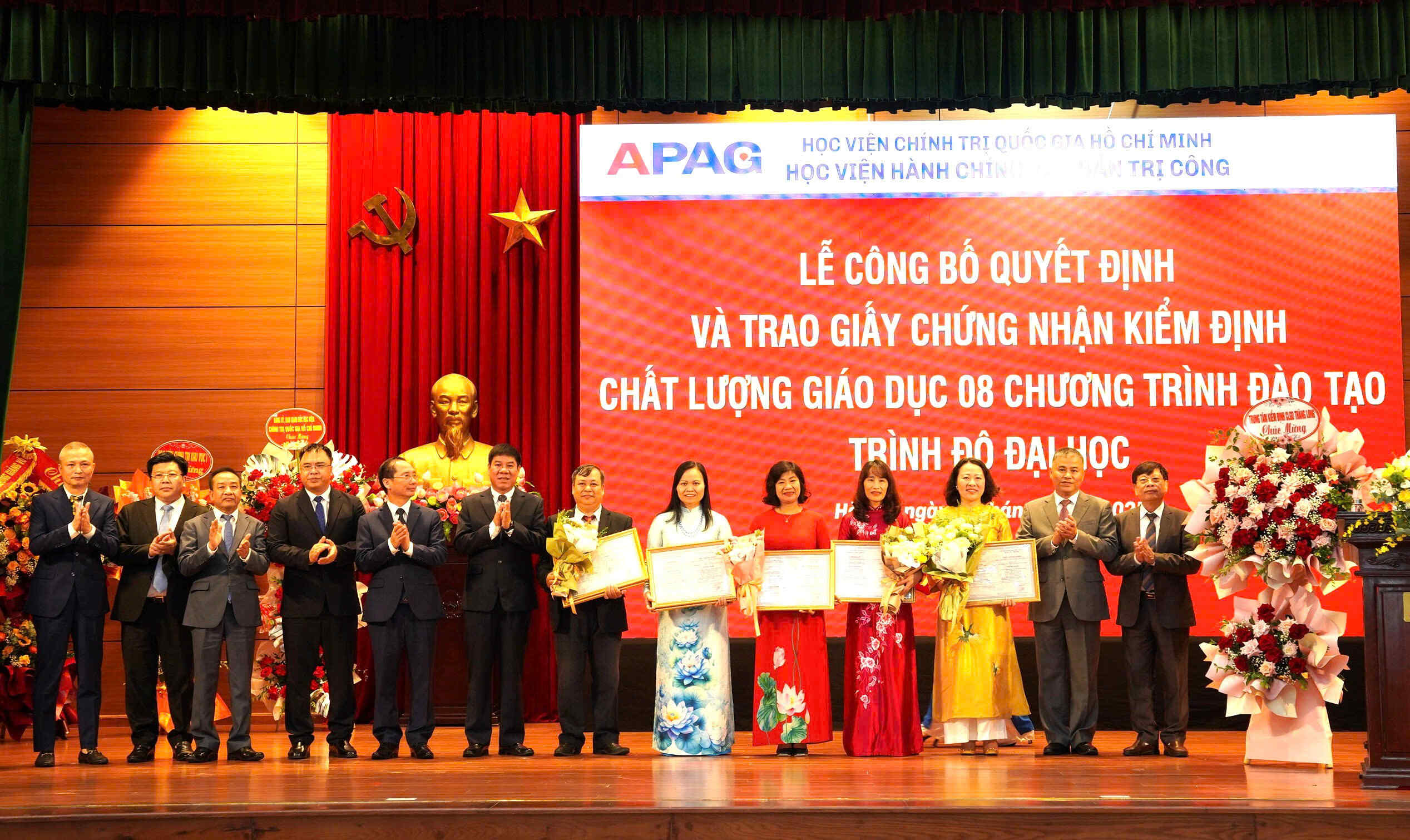 Học viện Hành chính và Quản trị công đón nhận chứng nhận kiểm định chất lượng giáo dục 08 chương trình đào tạo trình độ đại học, nâng tổng số chương trình đào tạo đạt chuẩn lên 11/14 ngành