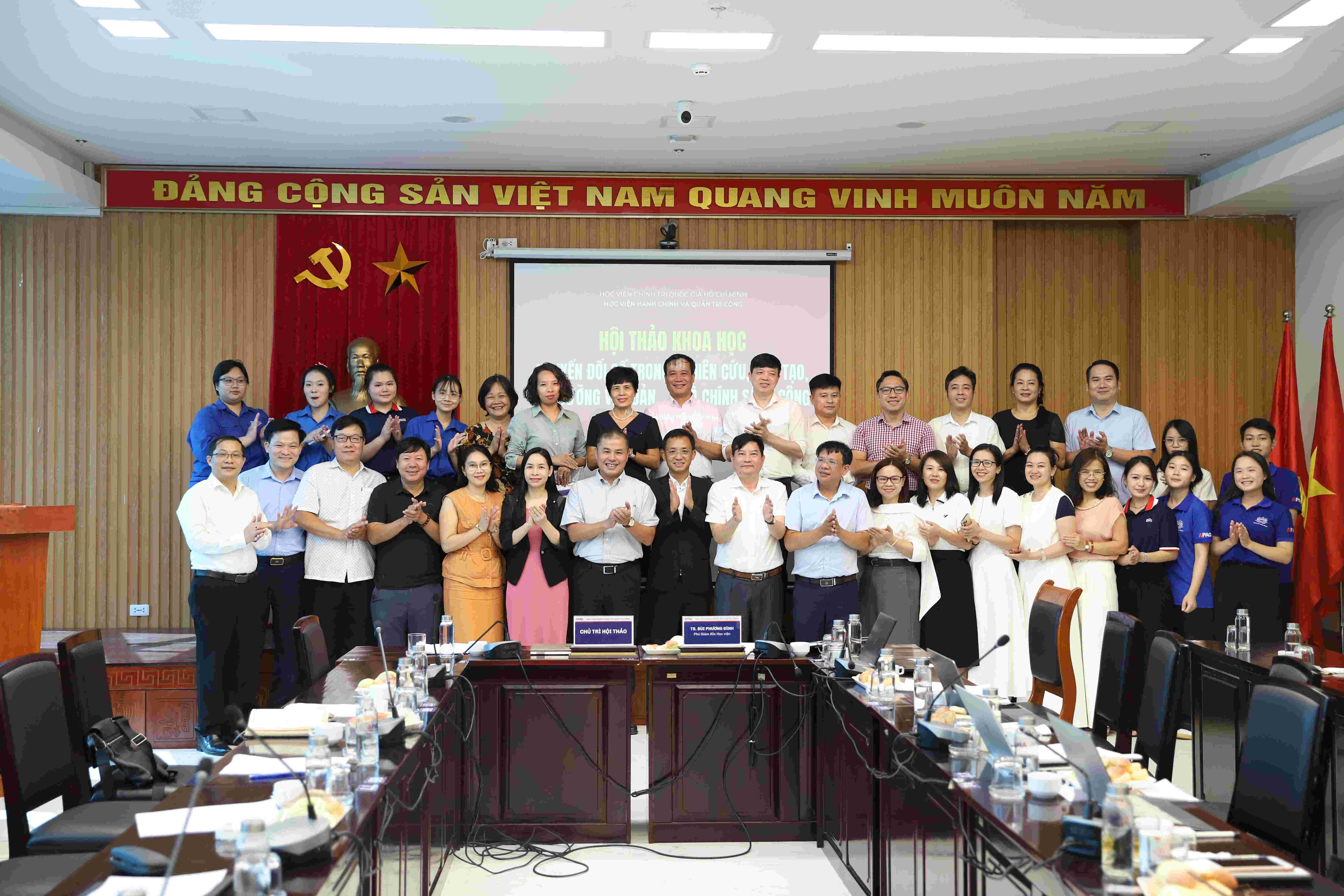 Chuyển đổi số trong nghiên cứu, đào tạo, bồi dưỡng về quản trị và chính sách công