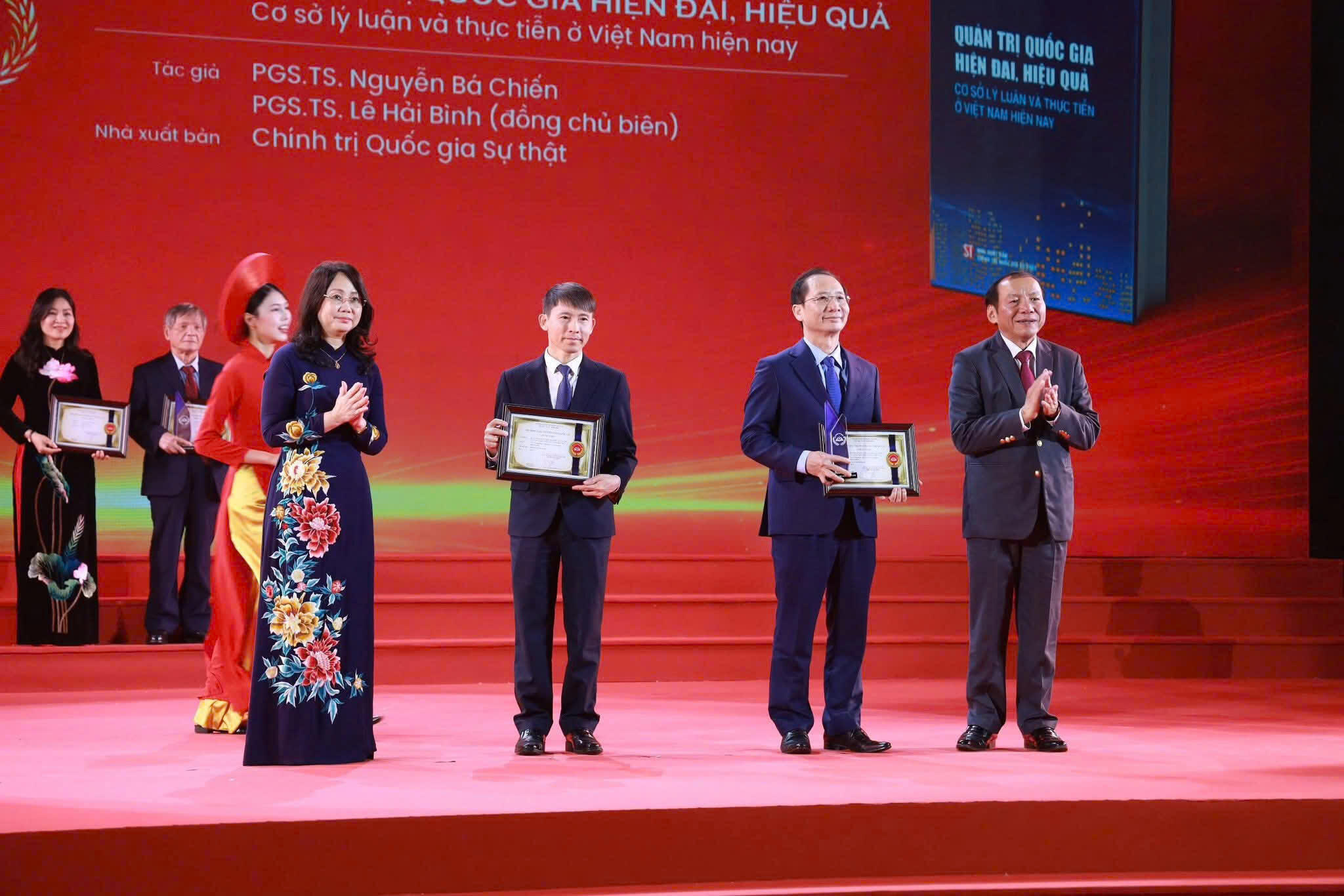 Vinh danh các tác phẩm xuất sắc đoạt Giải thưởng Sách quốc gia lần thứ VIII