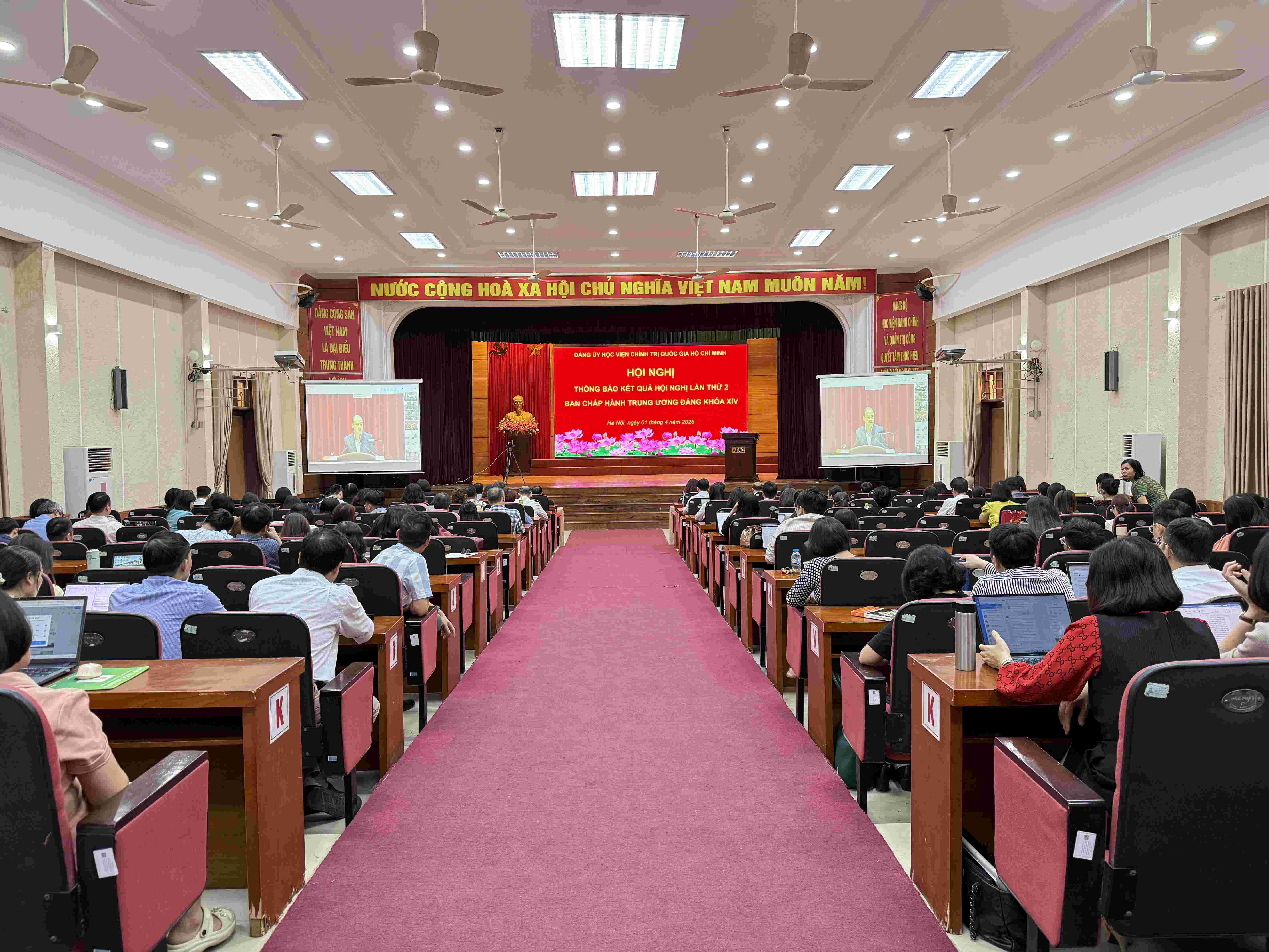 Hội nghị thông báo kết quả Hội nghị lần thứ hai Ban Chấp hành Trung ương Đảng khóa XIV