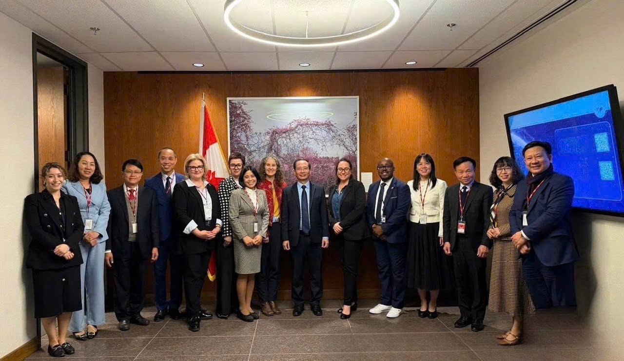 Đoàn công tác của Học viện Hành chính và Quản trị công làm việc tại Canada: Thúc đẩy hợp tác triển khai Dự án Quản trị địa phương bao trùm và nâng cao năng lực đào tạo, bồi dưỡng lãnh đạo địa phương
