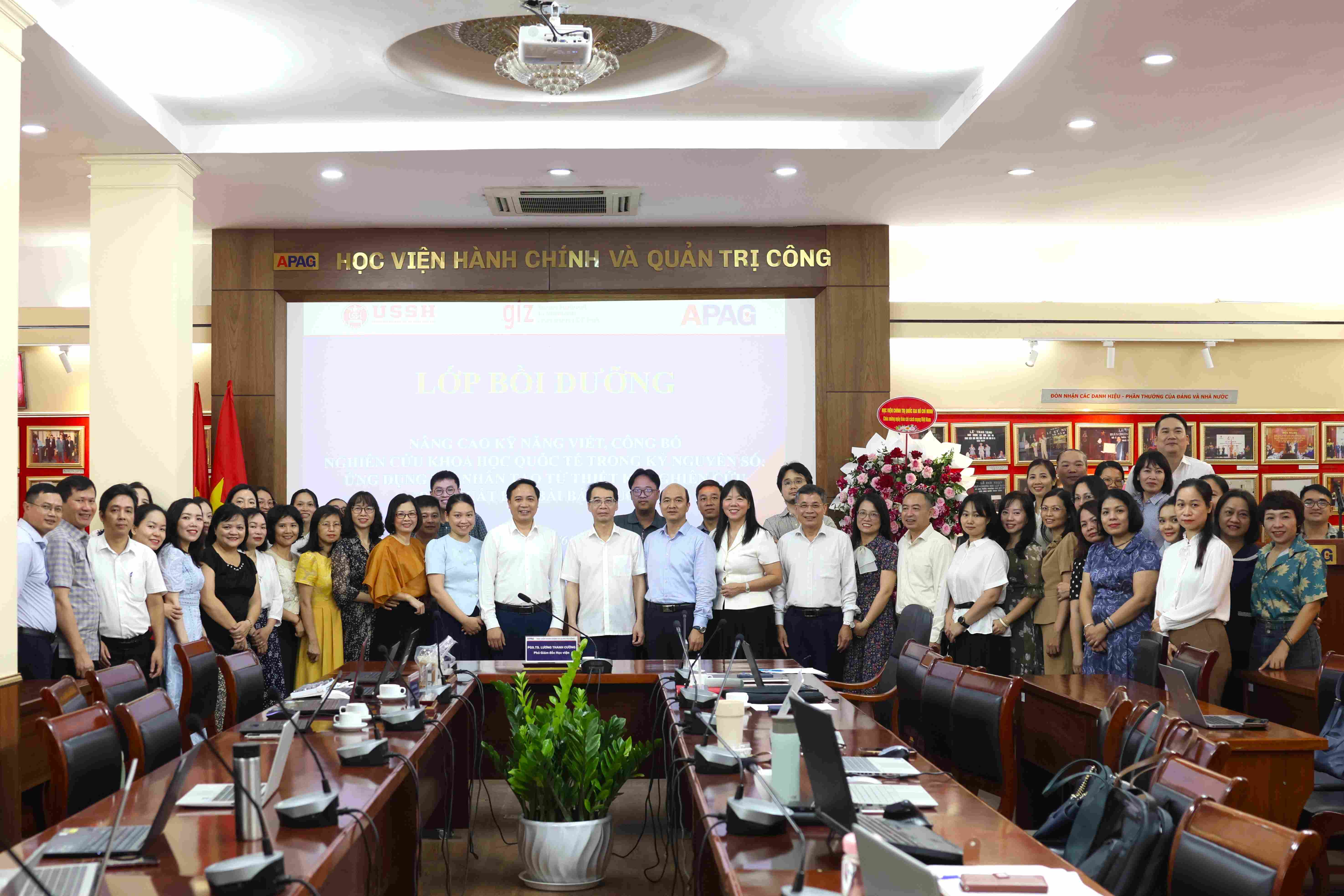 Nâng cao năng lực viết, công bố nghiên cứu khoa học quốc tế trong kỷ nguyên số