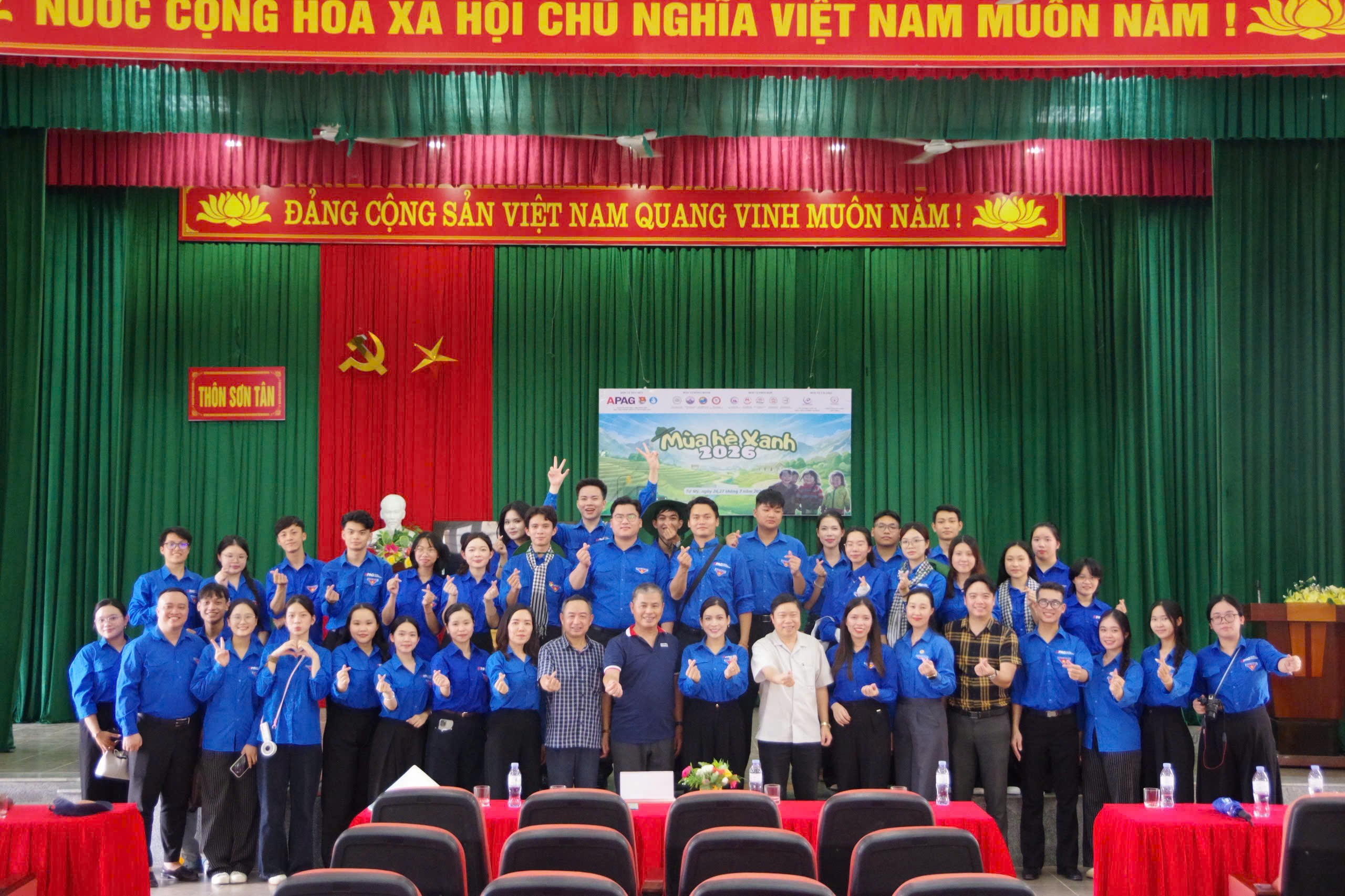 Lan toả đạo lý “uống nước nhớ nguồn” từ hành trình tri ân của tuổi trẻ Học viện Hành chính và Quản trị công tại xã Tứ Mỹ, tỉnh Hà Tĩnh