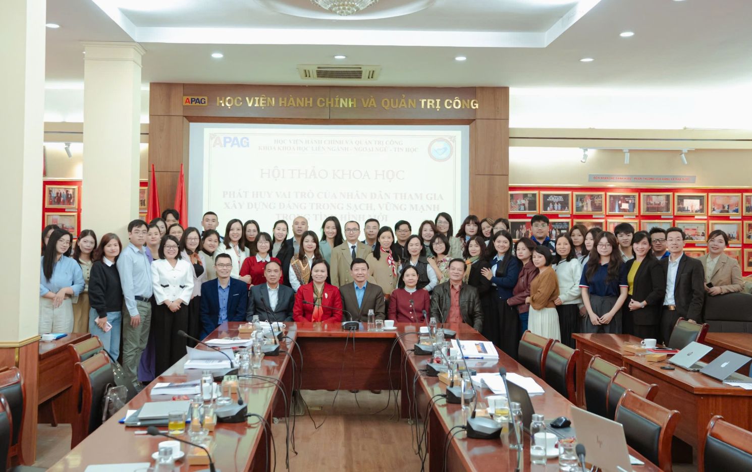 Hội thảo khoa học: “Phát huy vai trò của nhân dân tham gia xây dựng Đảng trong sạch, vững mạnh trong tình hình mới”